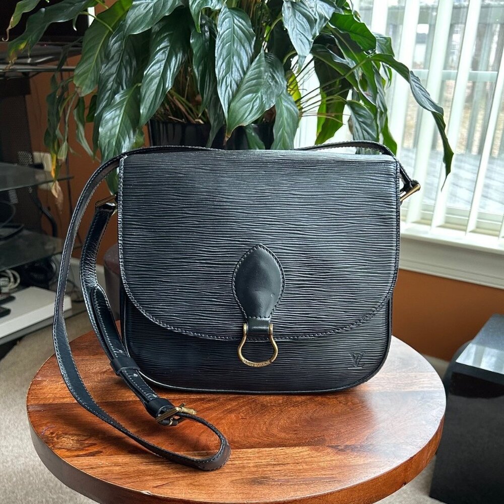 LOUIS VUITTON Epi Leather Saint Cloud GM